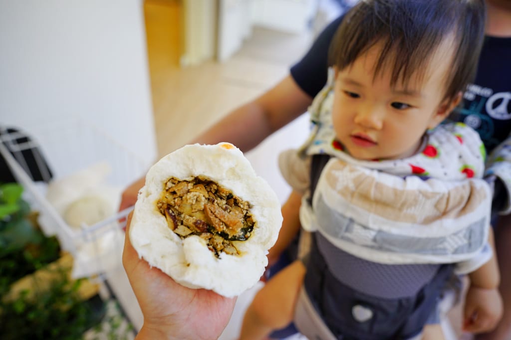 食記｜桃園 網路人氣美食 打包DABAO 打包包子1號店 創意口味獅子頭肉包、打拋豬肉包推薦！