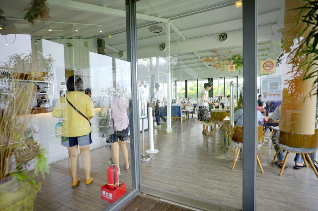 食記｜台南玉井 魔法森林景觀咖啡小餐館 森林環繞、玻璃天空步道 台南景觀餐廳推薦！