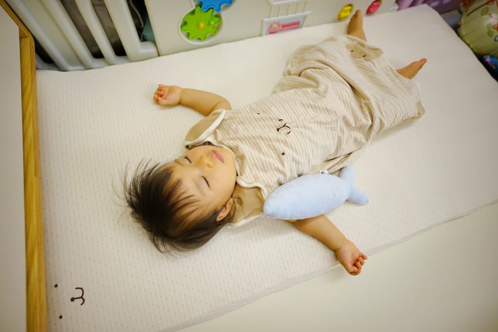 育兒分享｜cani有機棉幼兒防踢被 可愛小熊清薄款，一年四季都適用！寶寶最愛的防踢被推薦～