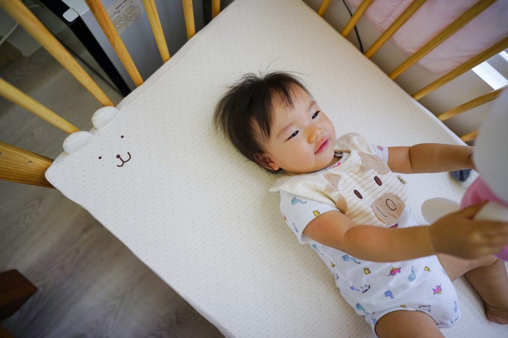 育兒分享｜嬰兒床墊推薦！cani生活有機棉 MIT透氣可水洗床墊 怕熱寶寶睡得安穩舒適的秘訣！