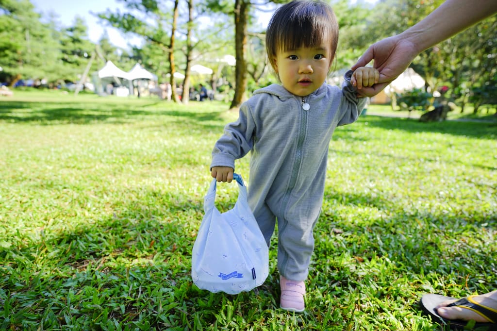 育兒分享｜Oui Bébé Bon 唯寶貝親子嚴選 Oui 空氣防水袋 環保輕量 寶寶餐袋、游泳袋多用途推薦！