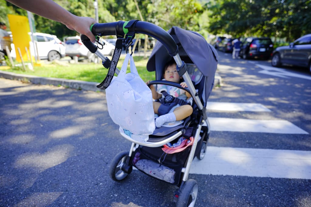育兒分享｜Oui Bébé Bon 唯寶貝親子嚴選 Oui 空氣防水袋 環保輕量 寶寶餐袋、游泳袋多用途推薦！