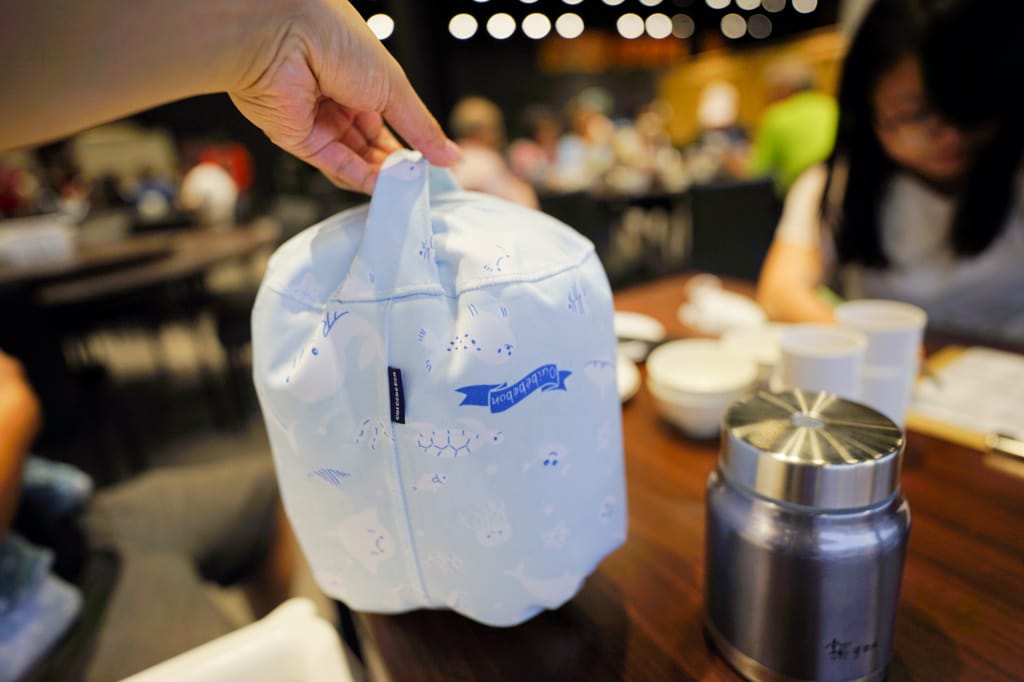 育兒分享｜Oui Bébé Bon 唯寶貝親子嚴選 Oui 空氣防水袋 環保輕量 寶寶餐袋、游泳袋多用途推薦！