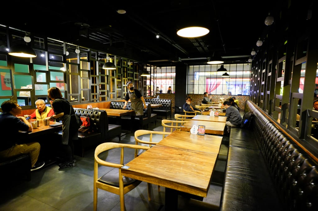 新北食記|火鍋第一品牌最狂排隊名店樂多多集團旗下辛韓道 新韓式時尚鍋料理(林口昕境店) 鍋物買一送一,林口昕境廣場韓式料理餐廳推薦! - 第3張圖 新北食記|火鍋第一品牌最狂排隊名店樂多多集團旗下辛韓道 新韓式時尚鍋料理(林口昕境店) 鍋物買一送一,林口昕境廣場韓式料理餐廳推薦!
