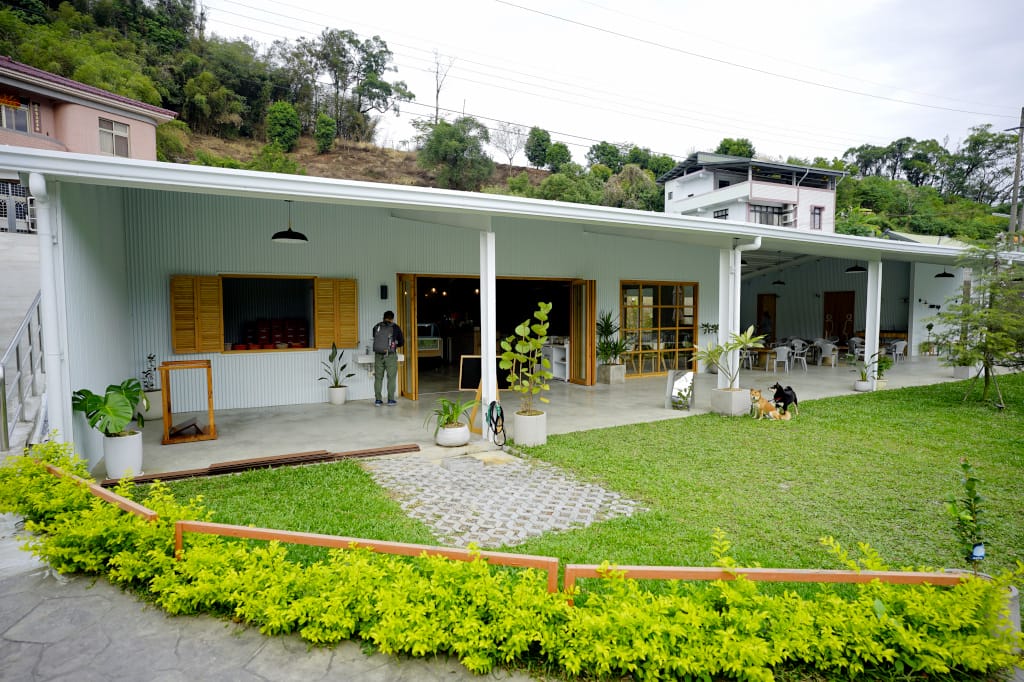 苗栗景點|大湖採草莓推薦!紅色琉璃瓦草莓園(高架草莓) 全新網美咖啡廳SUHU Café 現打草莓牛奶、自製草莓冰淇淋,打卡還送草莓果醬~ - 第5張圖 苗栗景點|大湖採草莓推薦!紅色琉璃瓦草莓園(高架草莓) 全新網美咖啡廳SUHU Café 現打草莓牛奶、自製草莓冰淇淋,打卡還送草莓果醬~