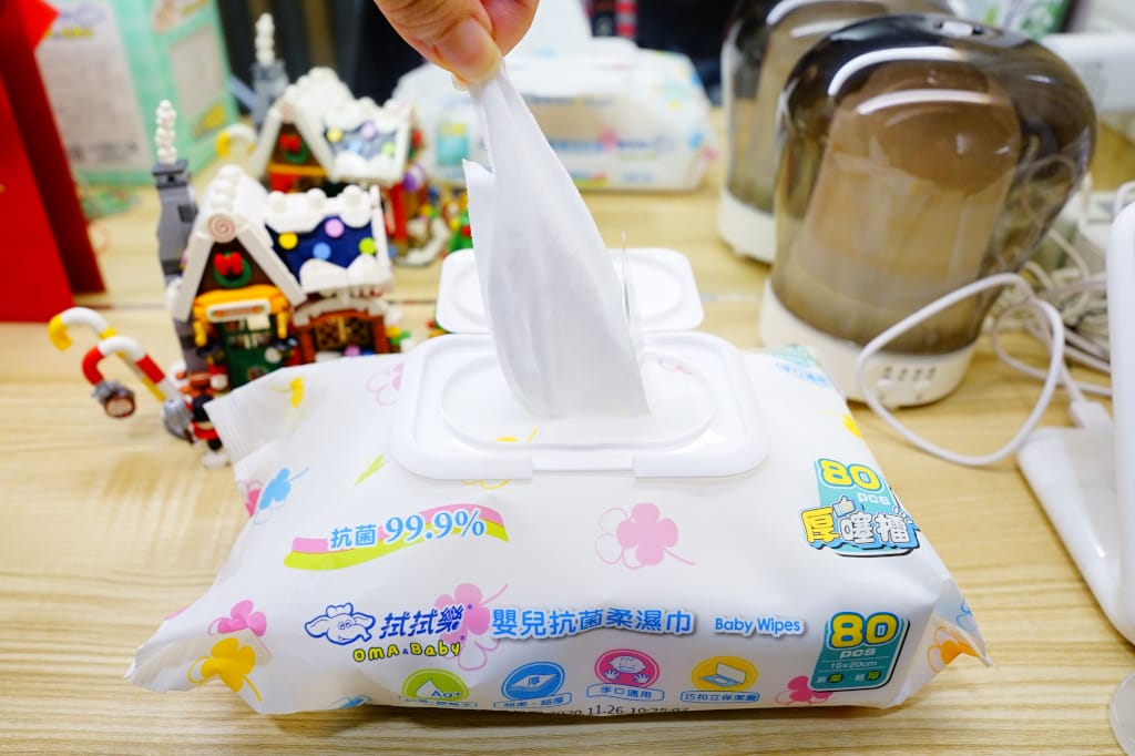 育兒用品｜拭拭樂 嬰兒抗菌柔濕巾(巧扣立保潔蓋) 育兒好幫手-寶寶用濕紙巾推薦！