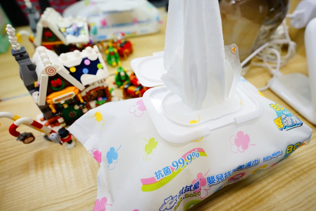 育兒用品｜拭拭樂 嬰兒抗菌柔濕巾(巧扣立保潔蓋) 育兒好幫手-寶寶用濕紙巾推薦！