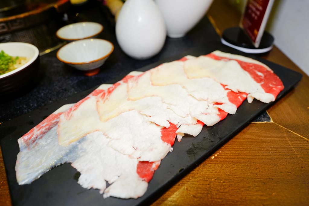 食記｜台北 小膳香成都麻辣火鍋 台北正宗四川麻辣火鍋推薦！今晚，誰來陪我喝花酒~