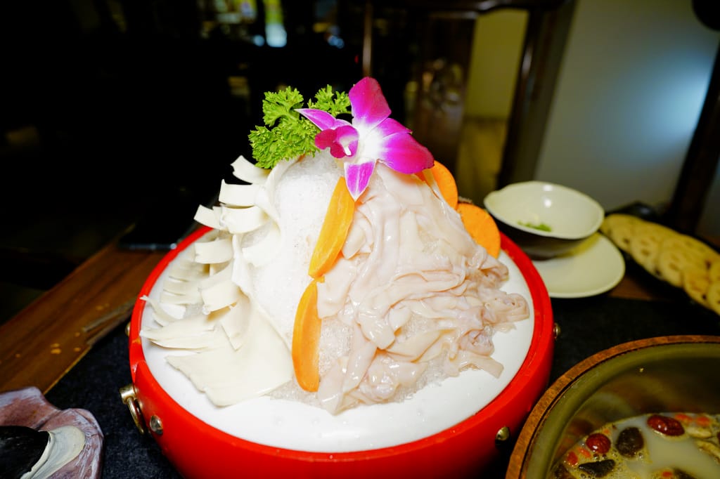 食記｜台北 小膳香成都麻辣火鍋 台北正宗四川麻辣火鍋推薦！今晚，誰來陪我喝花酒~