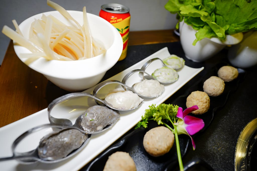 食記｜台北 小膳香成都麻辣火鍋 台北正宗四川麻辣火鍋推薦！今晚，誰來陪我喝花酒~