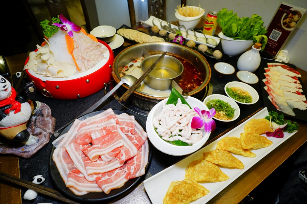 食記｜台北 小膳香成都麻辣火鍋 台北正宗四川麻辣火鍋推薦！今晚，誰來陪我喝花酒~