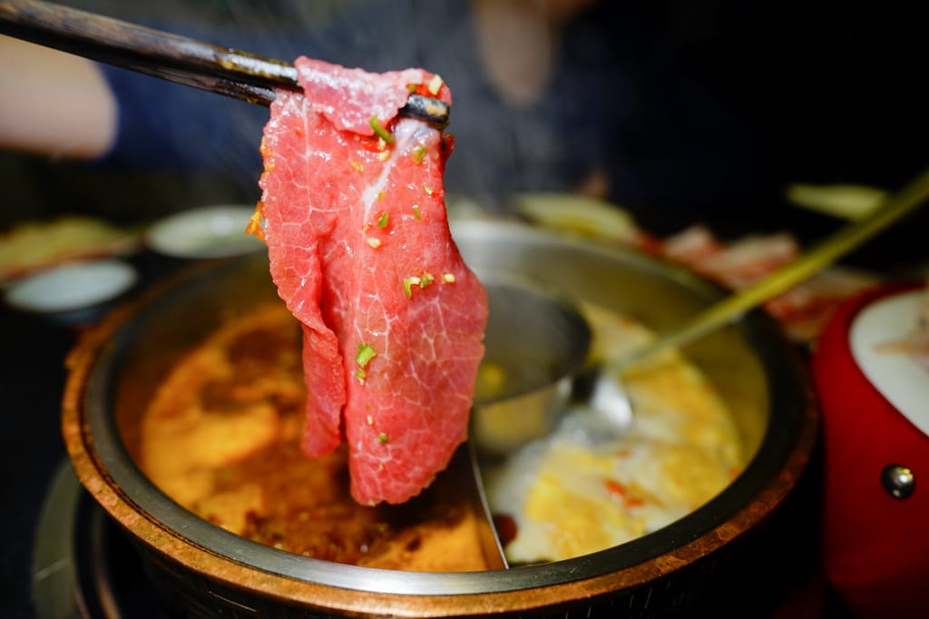 食記｜台北 小膳香成都麻辣火鍋 台北正宗四川麻辣火鍋推薦！今晚，誰來陪我喝花酒~