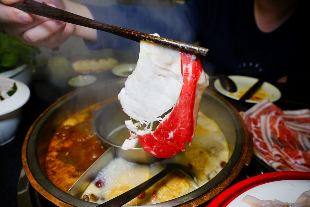 食記｜台北 小膳香成都麻辣火鍋 台北正宗四川麻辣火鍋推薦！今晚，誰來陪我喝花酒~