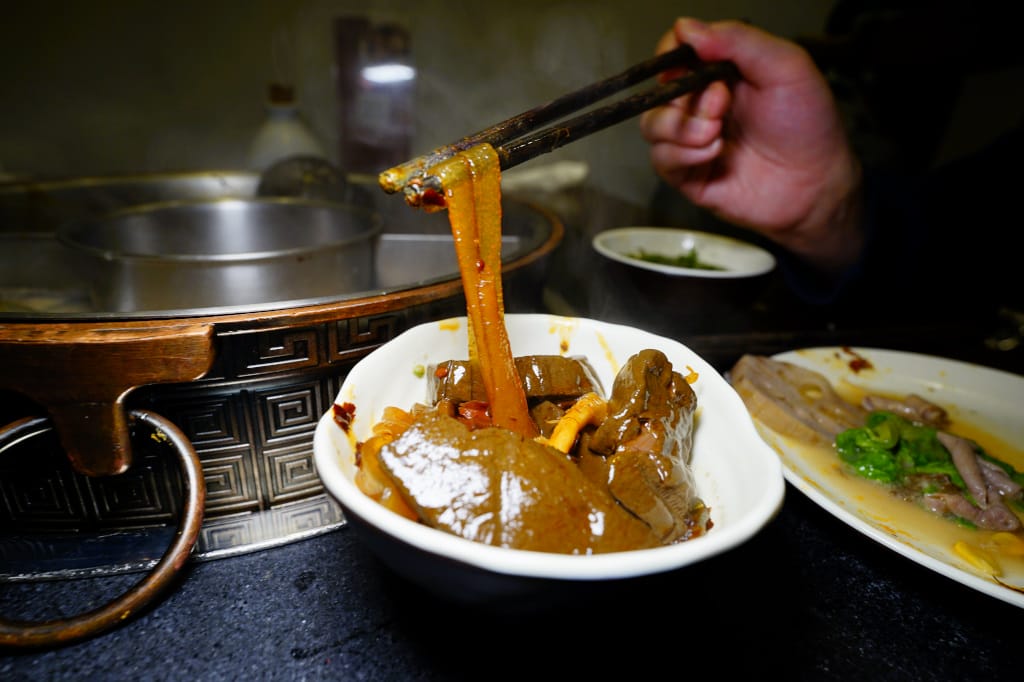食記｜台北 小膳香成都麻辣火鍋 台北正宗四川麻辣火鍋推薦！今晚，誰來陪我喝花酒~