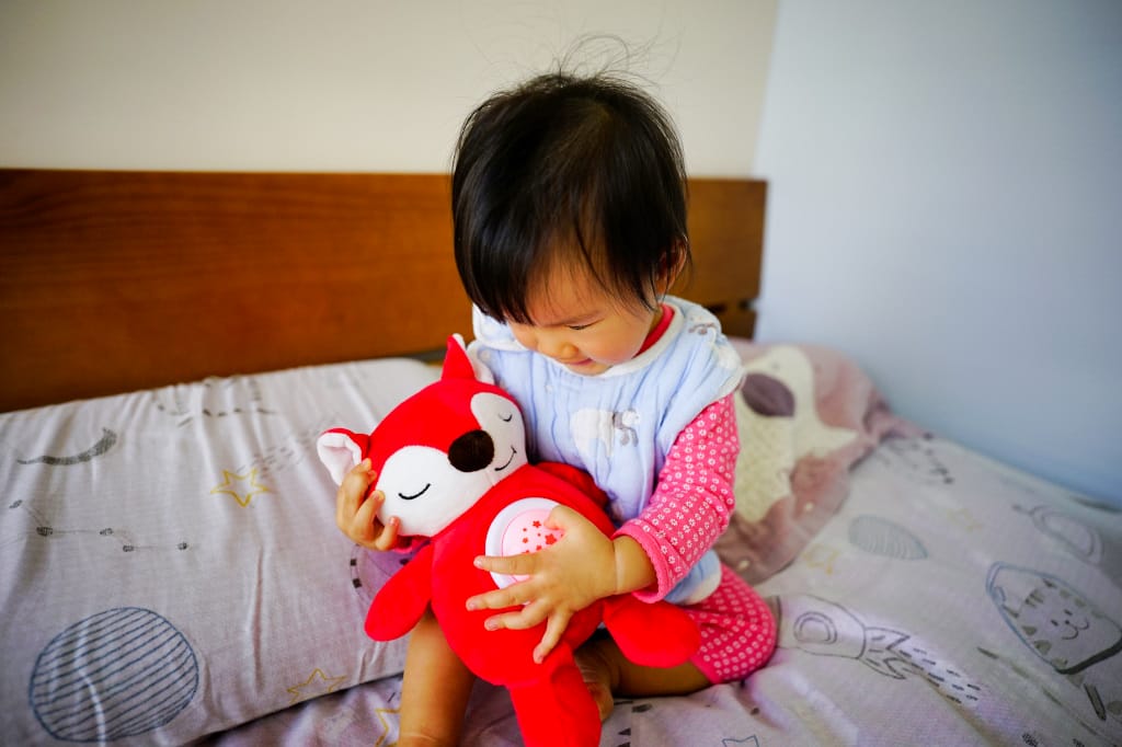 親子育兒｜培養寶寶獨立入睡的安撫玩偶 小鹿蔓蔓【JN.Toy】色溫燈音樂安撫娃娃