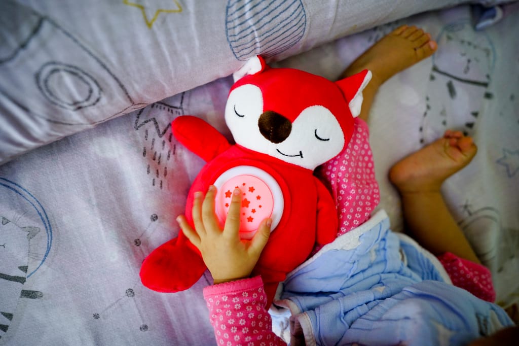 親子育兒｜培養寶寶獨立入睡的安撫玩偶 小鹿蔓蔓【JN.Toy】色溫燈音樂安撫娃娃
