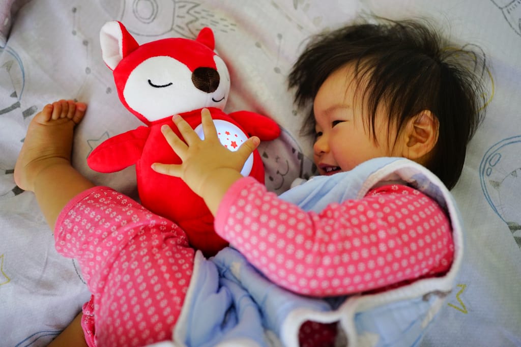 親子育兒｜培養寶寶獨立入睡的安撫玩偶 小鹿蔓蔓【JN.Toy】色溫燈音樂安撫娃娃