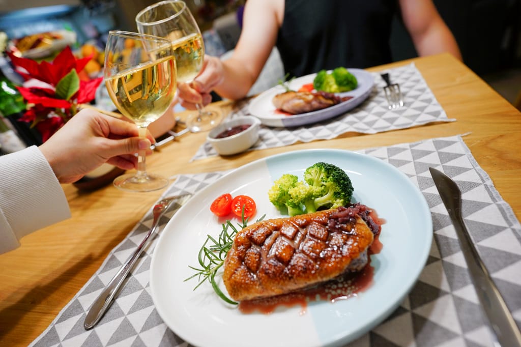 料理｜零失敗煎牛排秘訣 WMF Steak Profi牛排專用陶瓷平底煎鍋(不含PFOA) 一鍋在手，輕鬆端出五星級專業牛排料理！