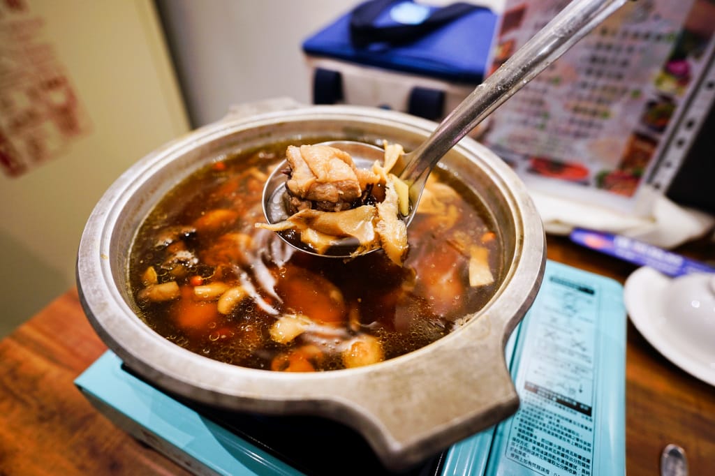 台北食記|港都熱炒(中山旗艦店) 台北優質熱炒、宵夜聚餐好選擇 適合外國人來訪的熱炒店推薦! - 第18張圖 台北食記|港都熱炒(中山旗艦店) 台北優質熱炒、宵夜聚餐好選擇 適合外國人來訪的熱炒店推薦!