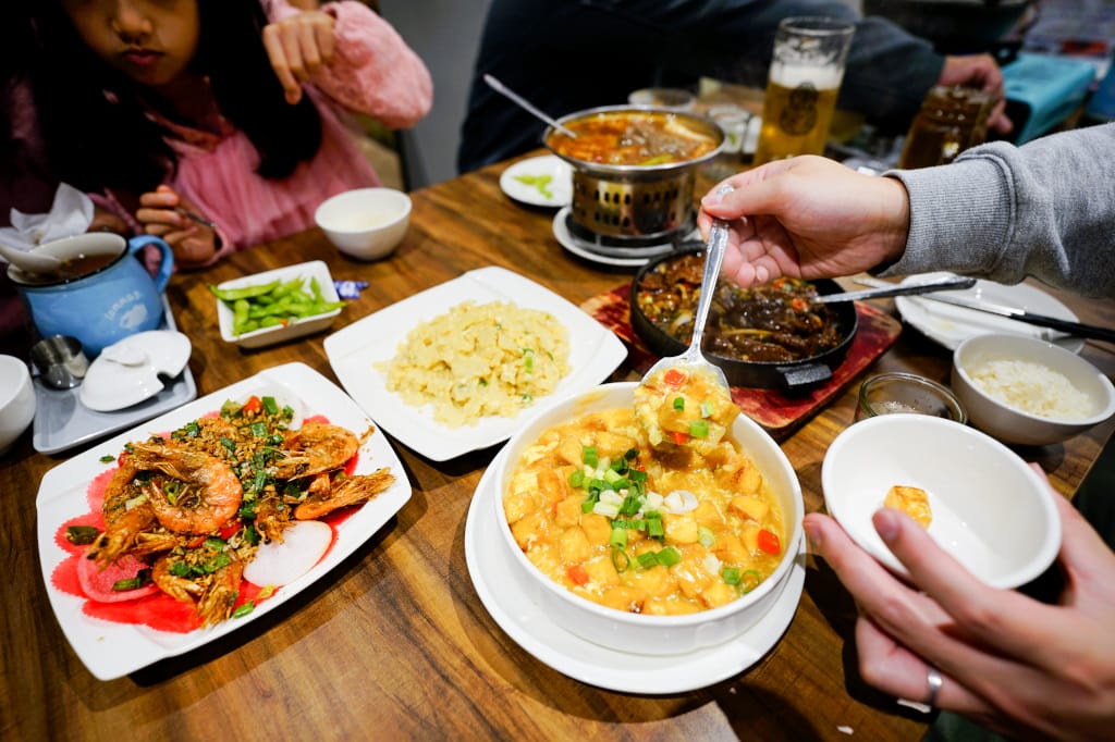 台北食記|港都熱炒(中山旗艦店) 台北優質熱炒、宵夜聚餐好選擇 適合外國人來訪的熱炒店推薦! - 第17張圖 台北食記|港都熱炒(中山旗艦店) 台北優質熱炒、宵夜聚餐好選擇 適合外國人來訪的熱炒店推薦!