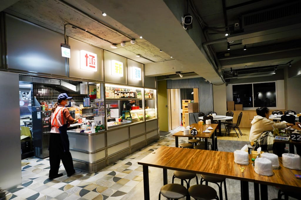 台北食記|港都熱炒(中山旗艦店) 台北優質熱炒、宵夜聚餐好選擇 適合外國人來訪的熱炒店推薦! - 第4張圖 台北食記|港都熱炒(中山旗艦店) 台北優質熱炒、宵夜聚餐好選擇 適合外國人來訪的熱炒店推薦!