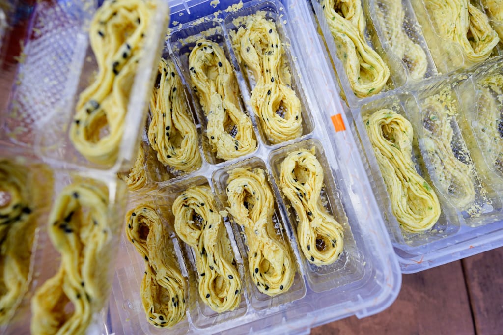 伴手禮|六月初一X幾米聯名彌月禮盒 8結蛋捲 蛋捲界團購冠軍、彌月禮盒推薦!(憑媽媽手冊可申請試吃) - 第13張圖 伴手禮|六月初一X幾米聯名彌月禮盒 8結蛋捲 蛋捲界團購冠軍、彌月禮盒推薦!(憑媽媽手冊可申請試吃)