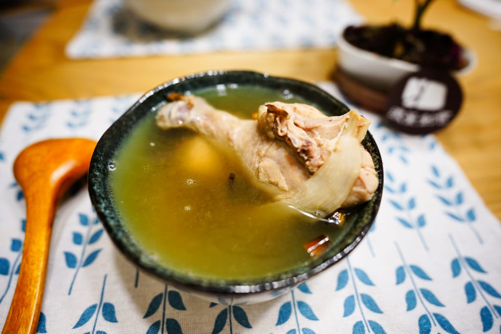料理｜冷凍宅配料理包推薦！天冷暖胃湯品 混董創食 – 4.4盎司牛肉麵/煨湯禮盒開箱試吃心得