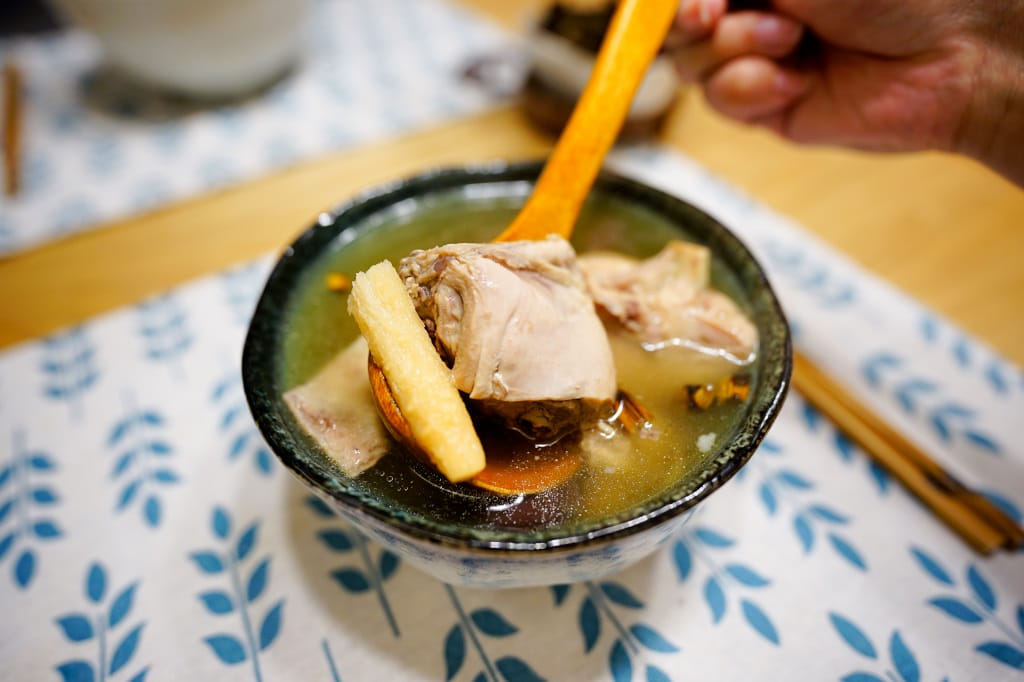 料理｜冷凍宅配料理包推薦！天冷暖胃湯品 混董創食 – 4.4盎司牛肉麵/煨湯禮盒開箱試吃心得