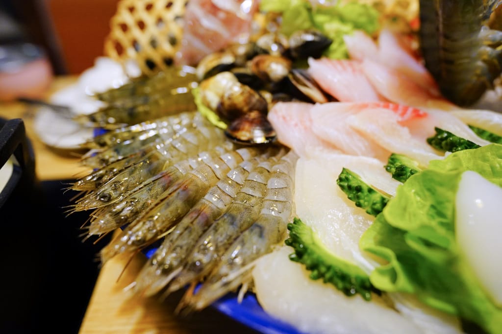 台北食記|東區宵夜新選擇 全台最大火鍋集團排隊宵夜名店 樂多多集團旗下肉多多火鍋插旗台北東區(大安大安店) 華麗海鮮+浮誇肉蛋糕+龍王麻辣湯推薦! - 第21張圖 台北食記|東區宵夜新選擇 全台最大火鍋集團排隊宵夜名店 樂多多集團旗下肉多多火鍋插旗台北東區(大安大安店) 華麗海鮮+浮誇肉蛋糕+龍王麻辣湯推薦!