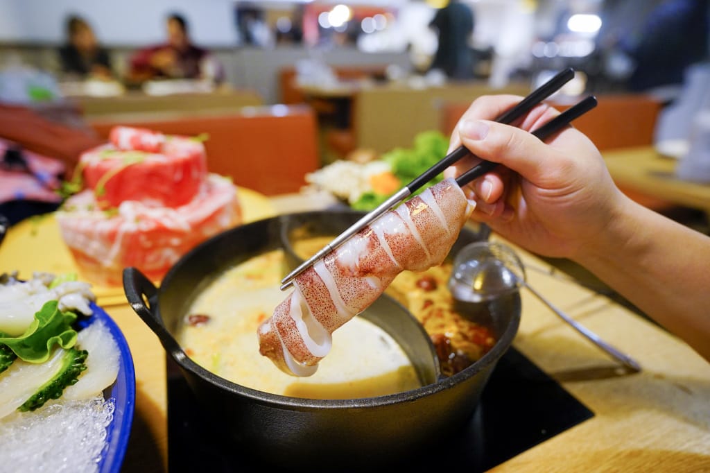 台北食記|東區宵夜新選擇 全台最大火鍋集團排隊宵夜名店 樂多多集團旗下肉多多火鍋插旗台北東區(大安大安店) 華麗海鮮+浮誇肉蛋糕+龍王麻辣湯推薦! - 第28張圖 台北食記|東區宵夜新選擇 全台最大火鍋集團排隊宵夜名店 樂多多集團旗下肉多多火鍋插旗台北東區(大安大安店) 華麗海鮮+浮誇肉蛋糕+龍王麻辣湯推薦!