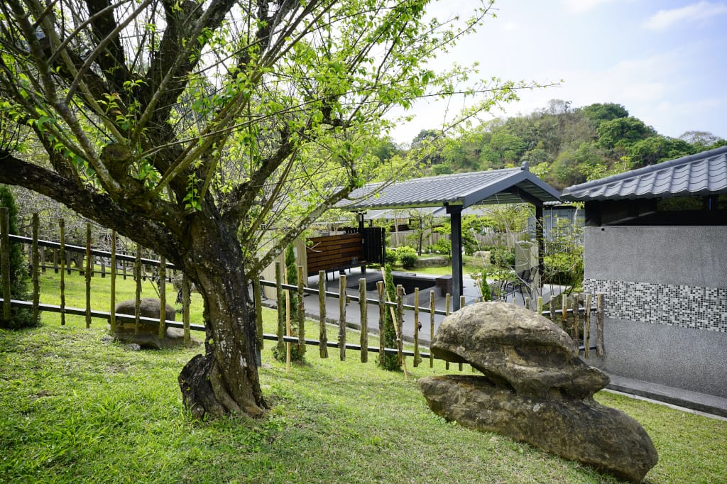 旅遊住宿｜台南 龜丹六二溫泉山房 獨立湯屋/大眾池 午餐火鍋很優秀，台南溫泉泡湯推薦！ - 奇奇一起玩樂趣