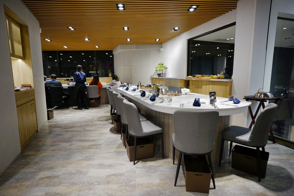 新北食記｜肉多多火鍋新品牌 明水然・樂(林口昕境店) 林口日式鐵板燒 日本A5和牛、龍蝦三吃 無菜單料理推薦！昕境廣場餐廳新開幕~ - 奇奇一起玩樂趣