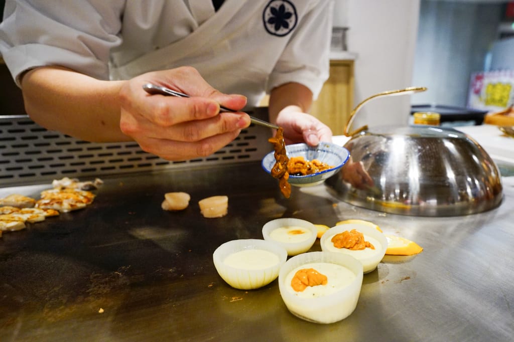 新北食記｜肉多多火鍋新品牌 明水然・樂(林口昕境店) 林口日式鐵板燒 日本A5和牛、龍蝦三吃 無菜單料理推薦！昕境廣場餐廳新開幕~ - 奇奇一起玩樂趣