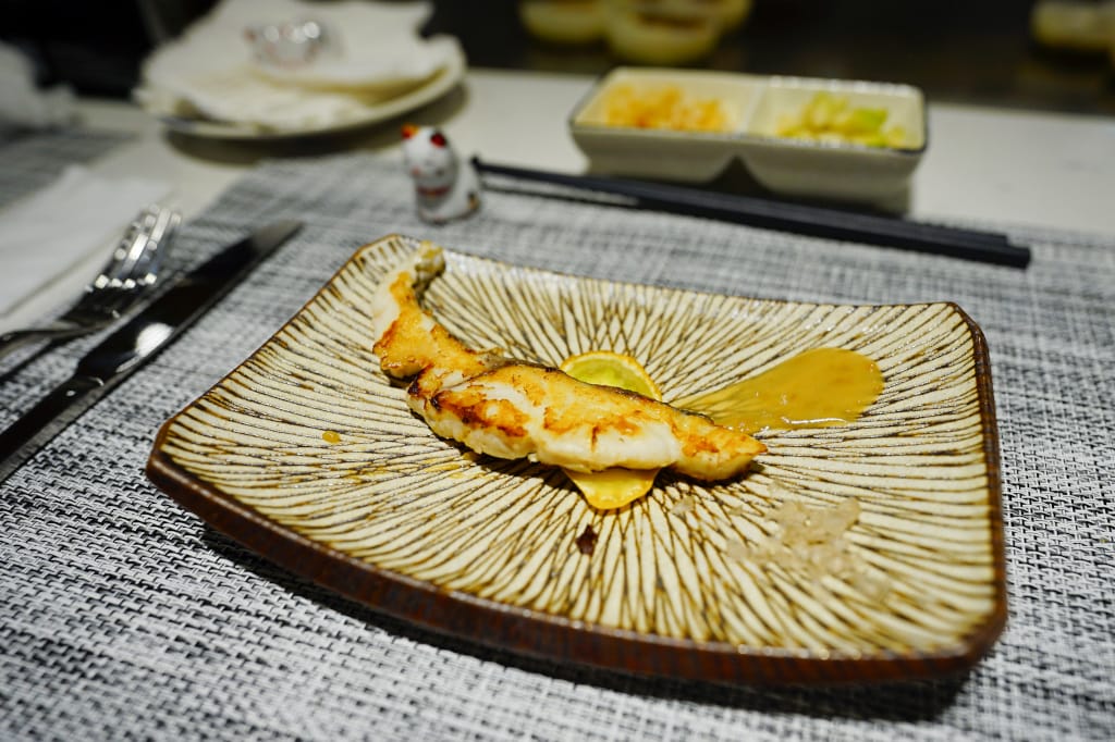 新北食記｜肉多多火鍋新品牌 明水然・樂(林口昕境店) 林口日式鐵板燒 日本A5和牛、龍蝦三吃 無菜單料理推薦！昕境廣場餐廳新開幕~ - 奇奇一起玩樂趣