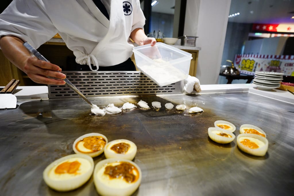 新北食記｜肉多多火鍋新品牌 明水然・樂(林口昕境店) 林口日式鐵板燒 日本A5和牛、龍蝦三吃 無菜單料理推薦！昕境廣場餐廳新開幕~ - 奇奇一起玩樂趣