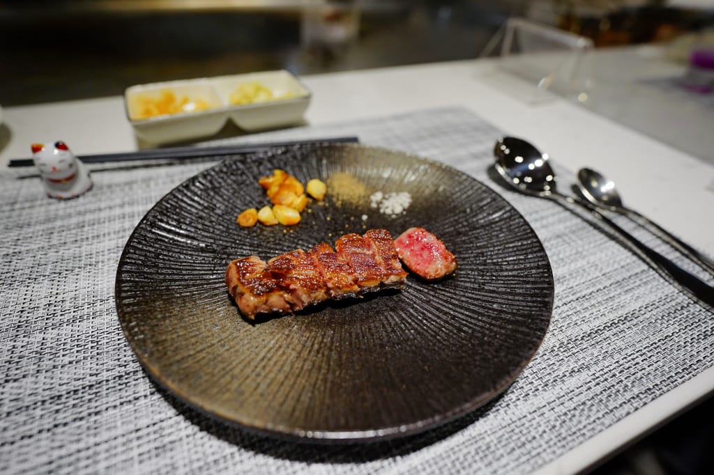 新北食記｜肉多多火鍋新品牌 明水然・樂(林口昕境店) 林口日式鐵板燒 日本A5和牛、龍蝦三吃 無菜單料理推薦！昕境廣場餐廳新開幕~ - 奇奇一起玩樂趣