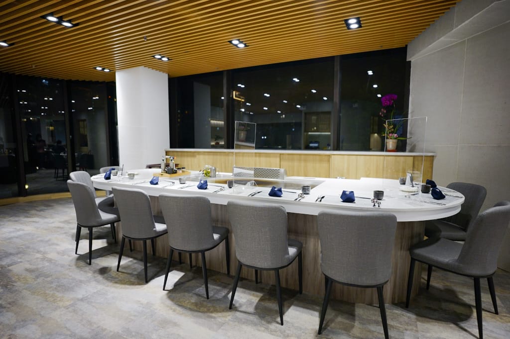 新北食記｜肉多多火鍋新品牌 明水然・樂(林口昕境店) 林口日式鐵板燒 日本A5和牛、龍蝦三吃 無菜單料理推薦！昕境廣場餐廳新開幕~ - 奇奇一起玩樂趣