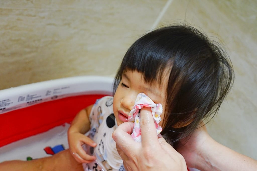 親子育兒|Karibu 嘉嬰寶Hello Kitty嬰兒摺疊浴盆 抗菌防霉、好收納嬰兒澡盆推薦! - 第14張圖 親子育兒|Karibu 嘉嬰寶Hello Kitty嬰兒摺疊浴盆 抗菌防霉、好收納嬰兒澡盆推薦!