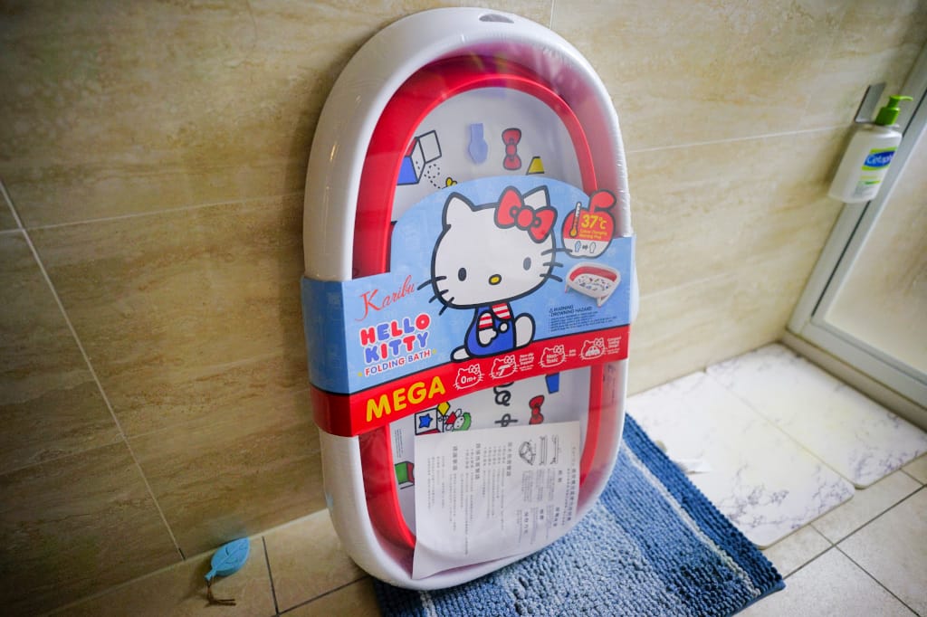 親子育兒|Karibu 嘉嬰寶Hello Kitty嬰兒摺疊浴盆 抗菌防霉、好收納嬰兒澡盆推薦! - 第23張圖 親子育兒|Karibu 嘉嬰寶Hello Kitty嬰兒摺疊浴盆 抗菌防霉、好收納嬰兒澡盆推薦!