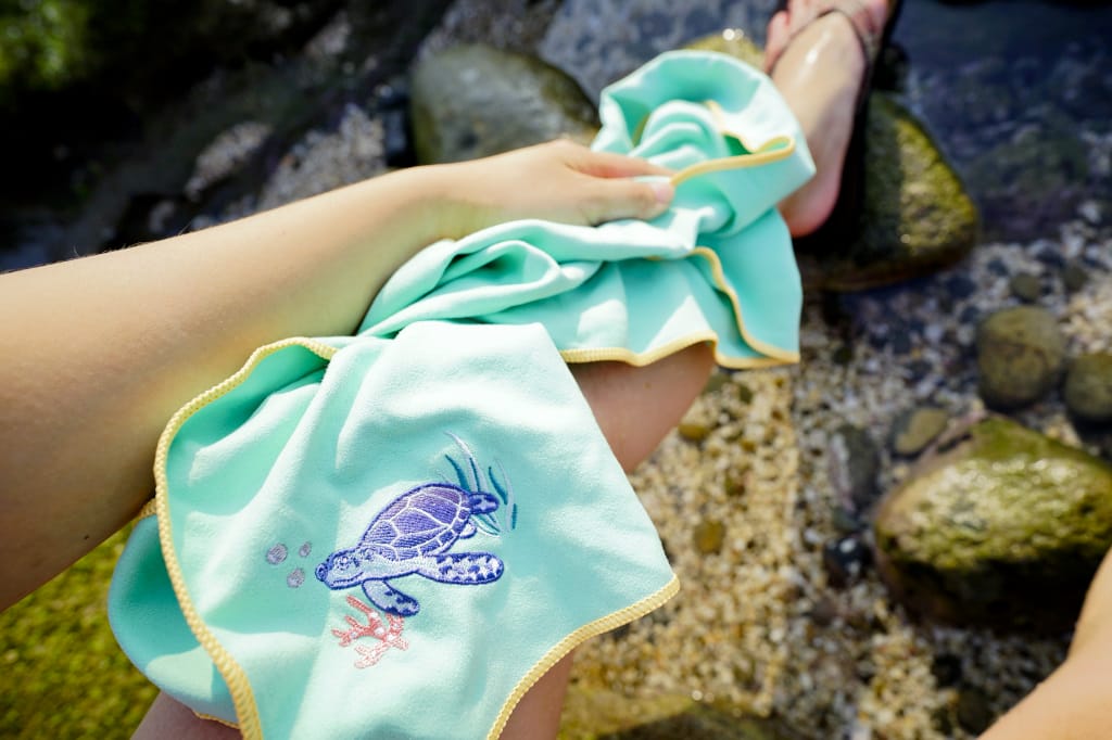 親子育兒｜Umade萬用快乾巾(海洋生物系列) 夏日海邊玩水必備毛巾! 旅行、露營隨身浴巾推薦~