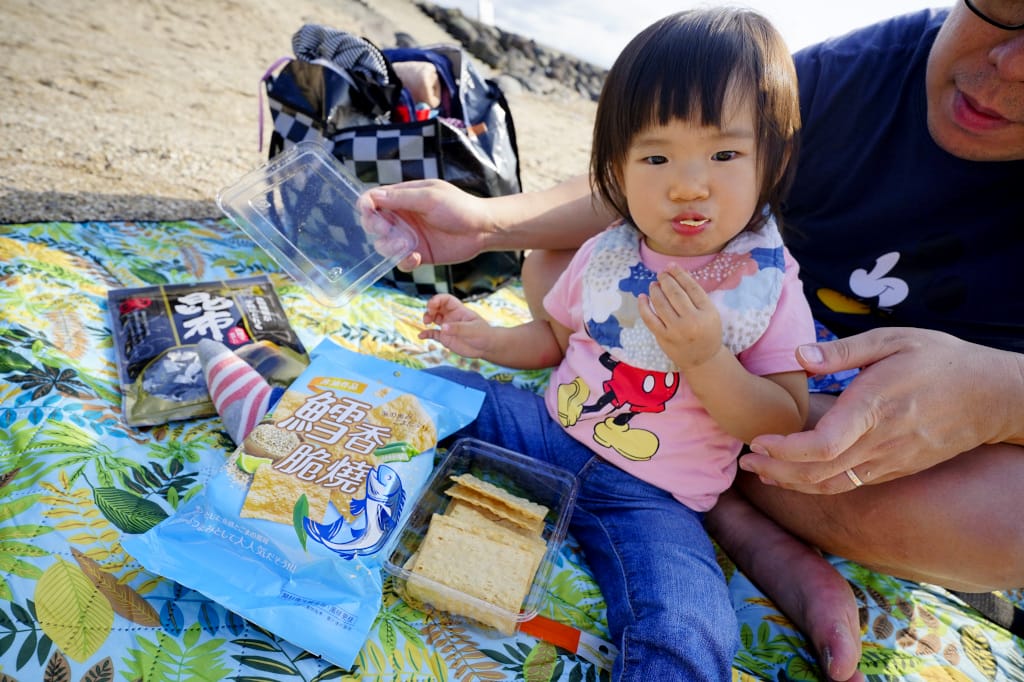 零食｜野餐郊遊必備零食推薦! 珍珍休閒零食 魷魚片、鱈香脆燒、海之味、昆布－海味零食 - 奇奇一起玩樂趣