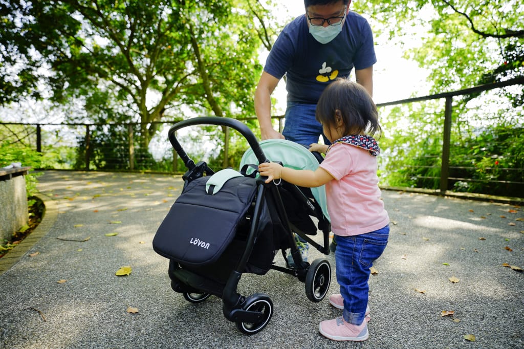 親子育兒|LOVON MAGIC自動秒收嬰兒推車 輕便型推車推薦!可登機推車尺寸、一秒收摺超方便! - 第9張圖 親子育兒|LOVON MAGIC自動秒收嬰兒推車 輕便型推車推薦!可登機推車尺寸、一秒收摺超方便!