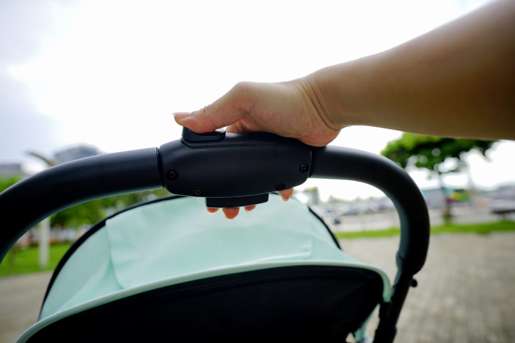 親子育兒|LOVON MAGIC自動秒收嬰兒推車 輕便型推車推薦!可登機推車尺寸、一秒收摺超方便! - 第8張圖 親子育兒|LOVON MAGIC自動秒收嬰兒推車 輕便型推車推薦!可登機推車尺寸、一秒收摺超方便!