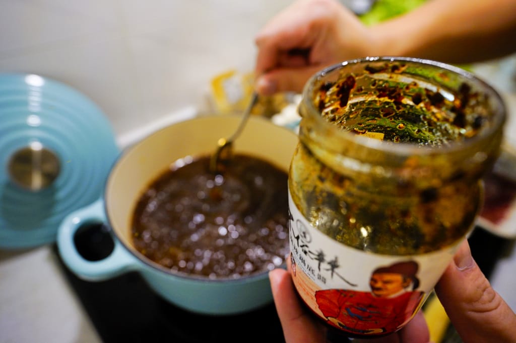 料理|麻辣醬伴手禮推薦!【美味大師】不俗辣辛饗嗜成禮盒 (辣椒醬+麻辣鍋底醬) 辣味鮮蝦蛋炒飯+牛肉麻辣燙 食譜分享~ - 第7張圖 料理|麻辣醬伴手禮推薦!【美味大師】不俗辣辛饗嗜成禮盒 (辣椒醬+麻辣鍋底醬) 辣味鮮蝦蛋炒飯+牛肉麻辣燙 食譜分享~