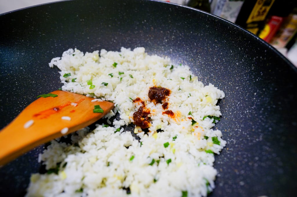 料理|麻辣醬伴手禮推薦!【美味大師】不俗辣辛饗嗜成禮盒 (辣椒醬+麻辣鍋底醬) 辣味鮮蝦蛋炒飯+牛肉麻辣燙 食譜分享~ - 第12張圖 料理|麻辣醬伴手禮推薦!【美味大師】不俗辣辛饗嗜成禮盒 (辣椒醬+麻辣鍋底醬) 辣味鮮蝦蛋炒飯+牛肉麻辣燙 食譜分享~