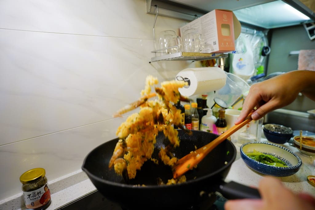 料理|麻辣醬伴手禮推薦!【美味大師】不俗辣辛饗嗜成禮盒 (辣椒醬+麻辣鍋底醬) 辣味鮮蝦蛋炒飯+牛肉麻辣燙 食譜分享~ - 第14張圖 料理|麻辣醬伴手禮推薦!【美味大師】不俗辣辛饗嗜成禮盒 (辣椒醬+麻辣鍋底醬) 辣味鮮蝦蛋炒飯+牛肉麻辣燙 食譜分享~