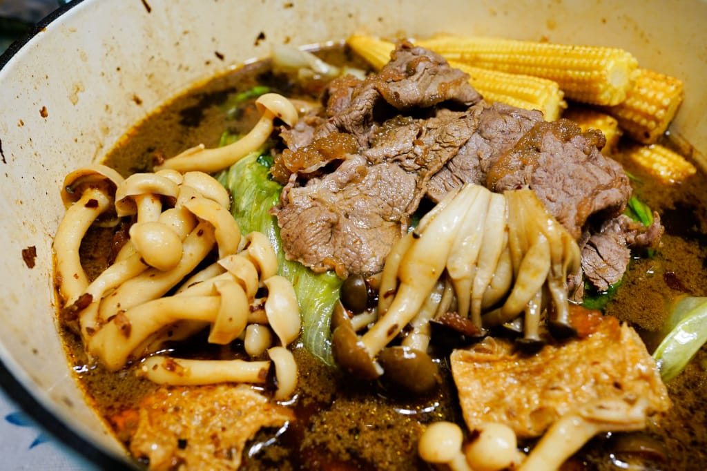 料理|麻辣醬伴手禮推薦!【美味大師】不俗辣辛饗嗜成禮盒 (辣椒醬+麻辣鍋底醬) 辣味鮮蝦蛋炒飯+牛肉麻辣燙 食譜分享~ - 第18張圖 料理|麻辣醬伴手禮推薦!【美味大師】不俗辣辛饗嗜成禮盒 (辣椒醬+麻辣鍋底醬) 辣味鮮蝦蛋炒飯+牛肉麻辣燙 食譜分享~