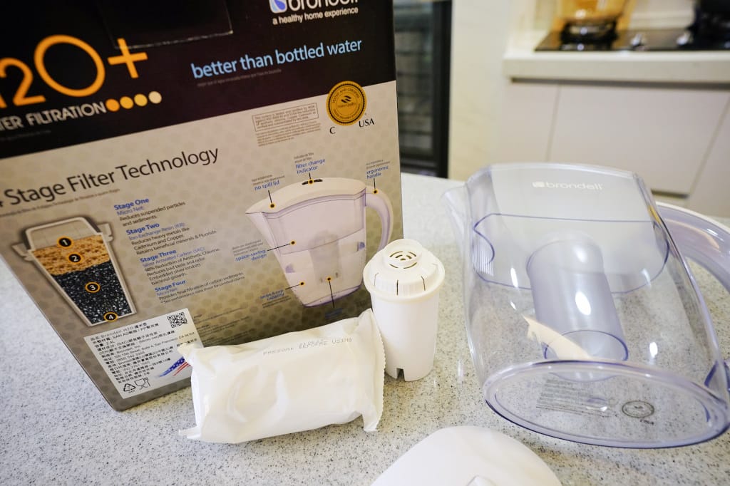 生活用品｜Brondell 美國邦特爾純淨濾水壺 首創4階長效型濾蕊 - 奇奇一起玩樂趣