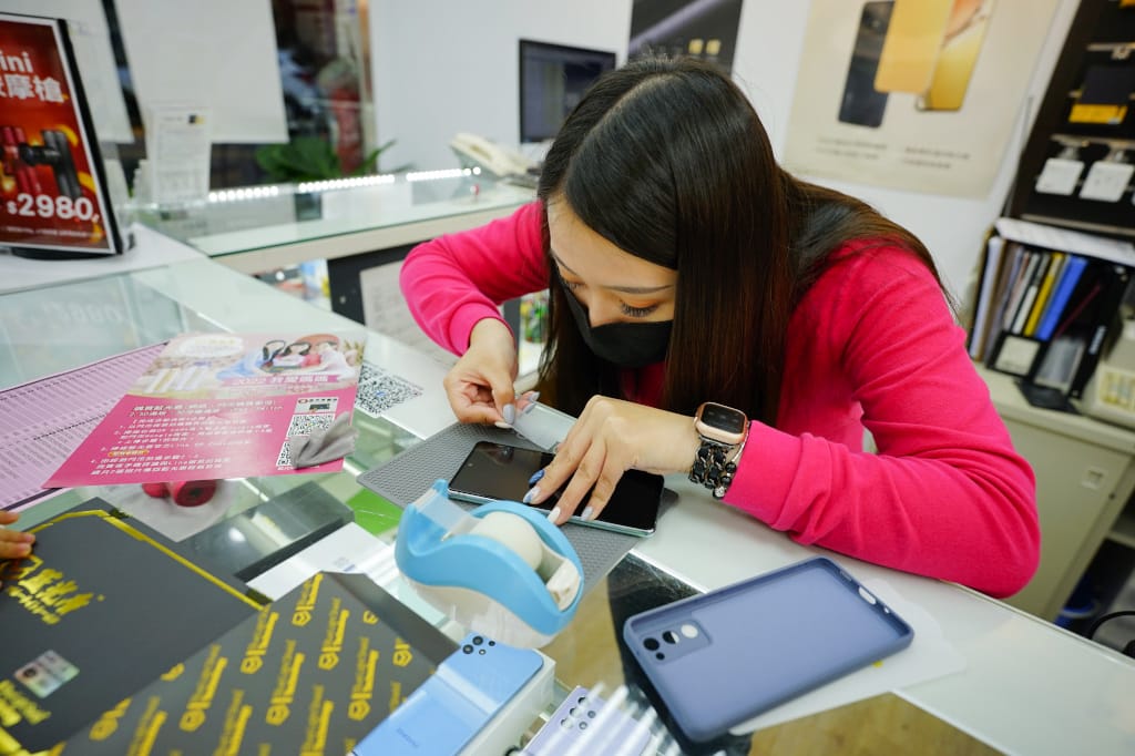 手機周邊|桃園金馬講數位(慈文店)藍光盾特約門市貼膜推薦(2022母親節活動)-Samsung S20FE藍光盾保護貼 抗藍光專利SGS! - 第19張圖 手機周邊|桃園金馬講數位(慈文店)藍光盾特約門市貼膜推薦(2022母親節活動)-Samsung S20FE藍光盾保護貼 抗藍光專利SGS!