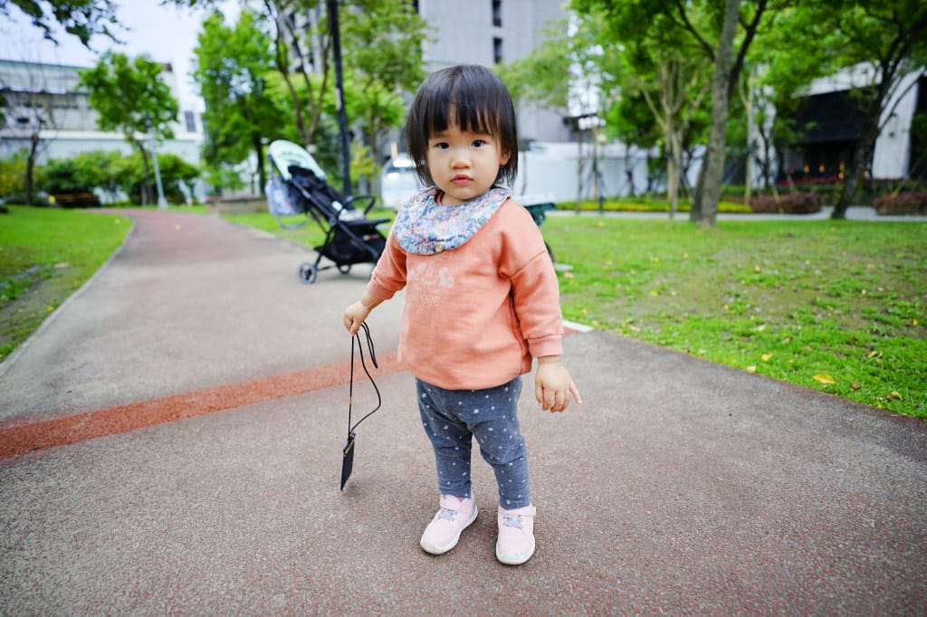 小物開箱｜通勤上班族必備！超實用0.9 Badge 雙面感應 證件套 - 奇奇一起玩樂趣